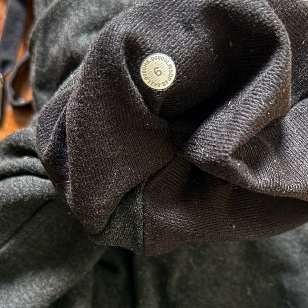 Lululemon Ready to Fleece High-Rise Jogger, Heathered Black, size 6 - Picture 4 of 5